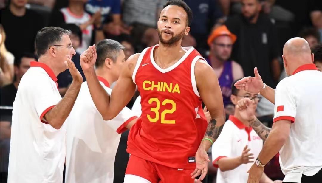 早8:00！中国男篮决战NBA马刺，李凯尔助阵，杨瀚森领衔首发五虎